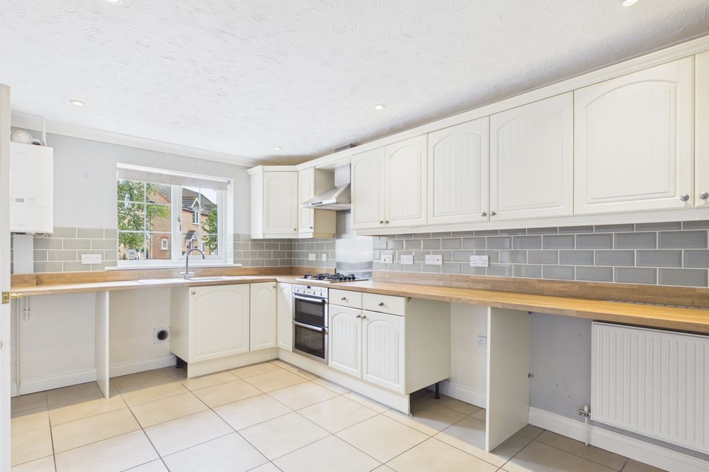 Property photo 1 of 27