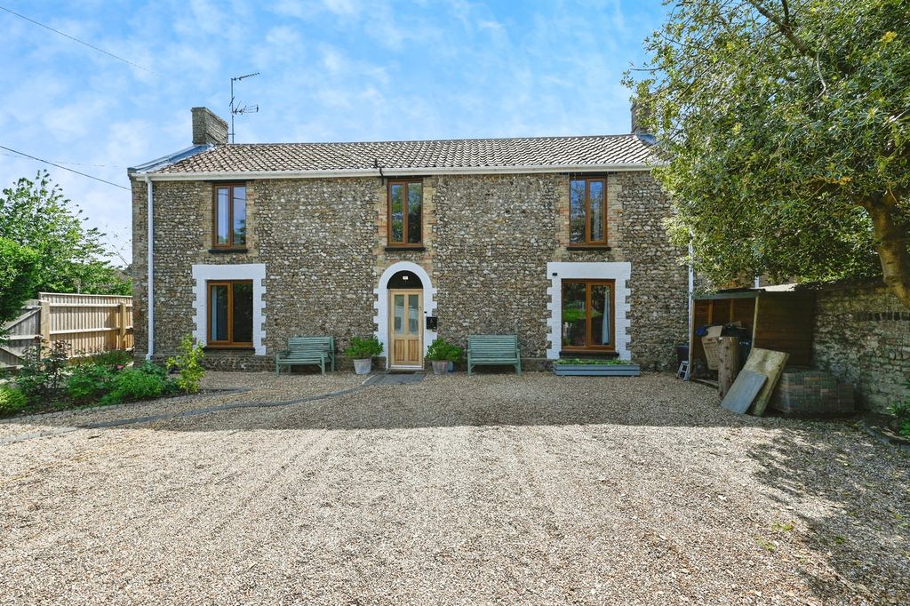 Property photo 1 of 20