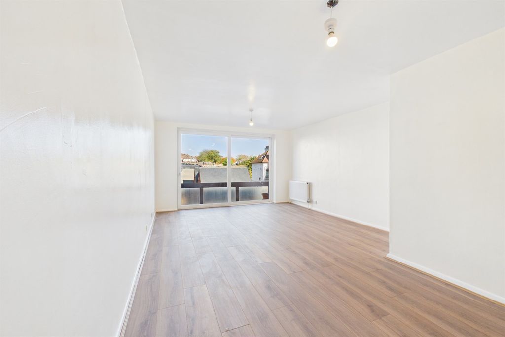 Property photo 1 of 13 Living Room