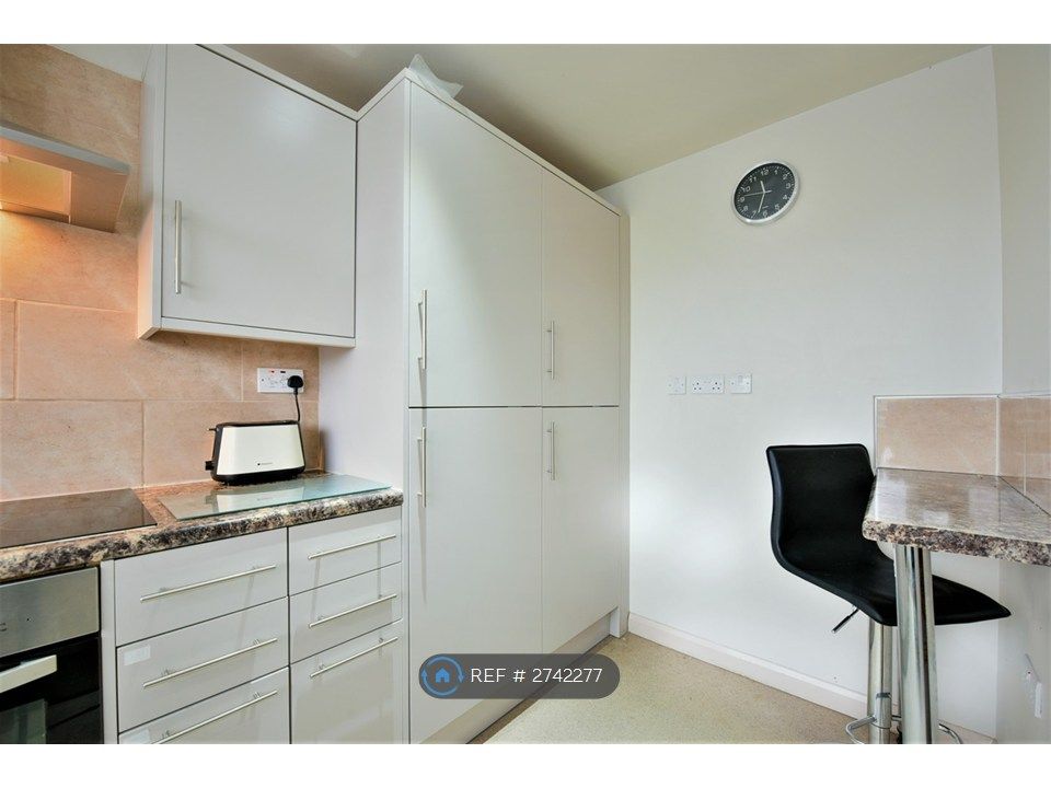 Property photo 2 of 14 Kitchen