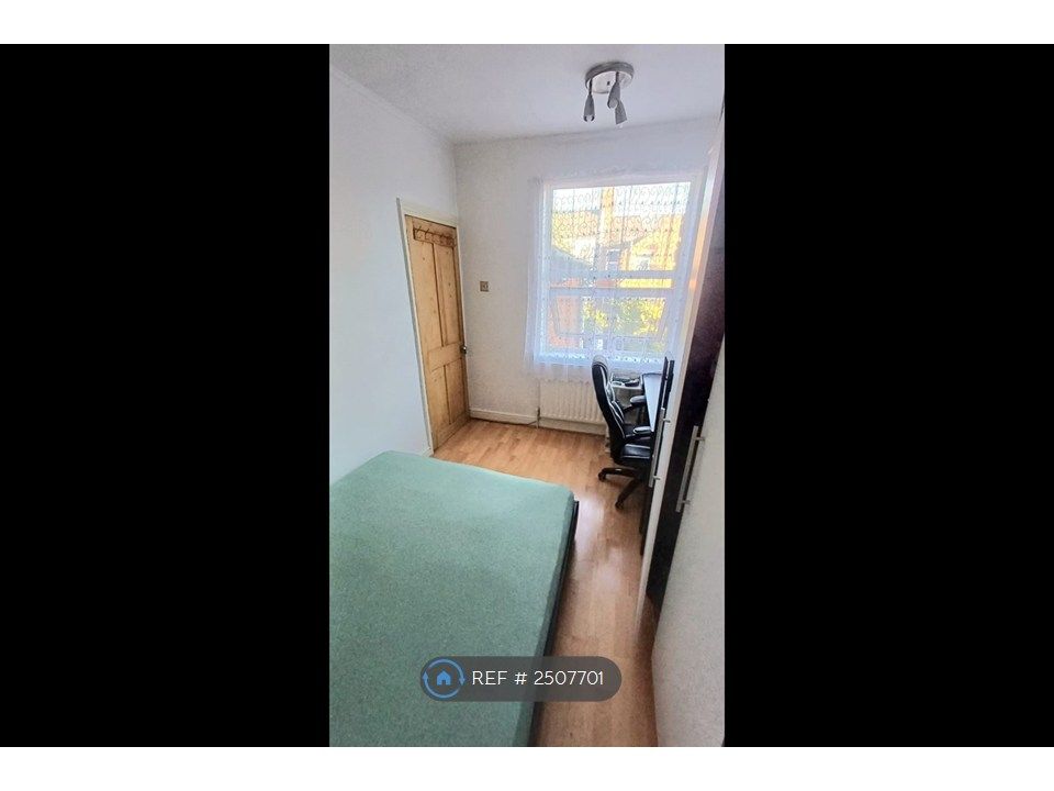 Property photo 3 of 12 Bedroom 2