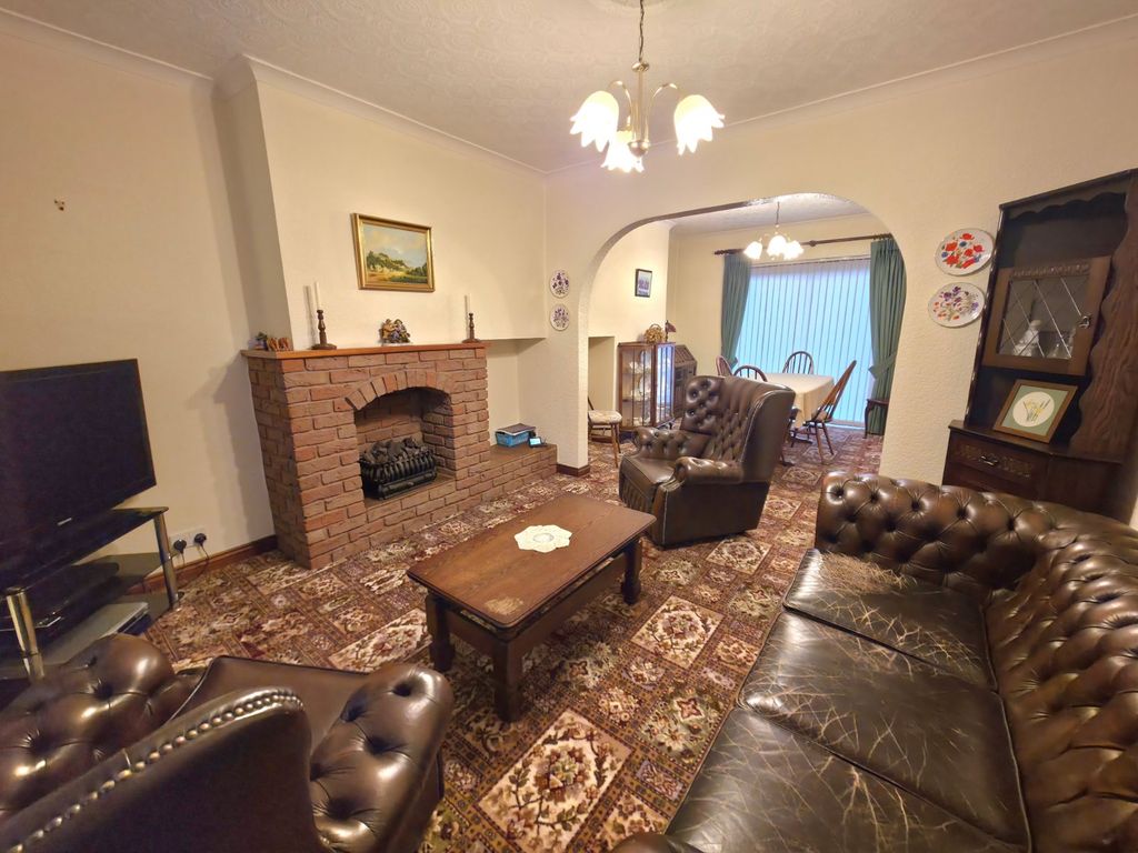 Property photo 2 of 17 Lounge/Dining Room