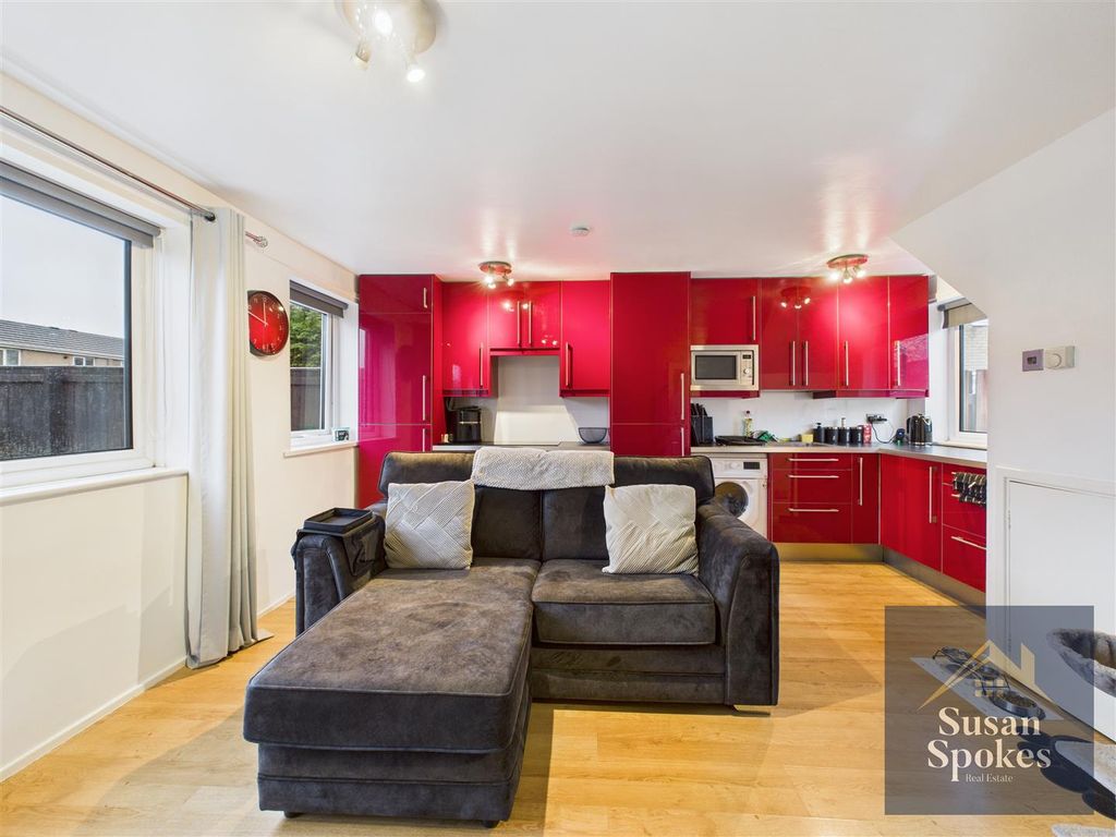 Property photo 3 of 13 Cam01858G0-Pr0209-Still011.Jpg