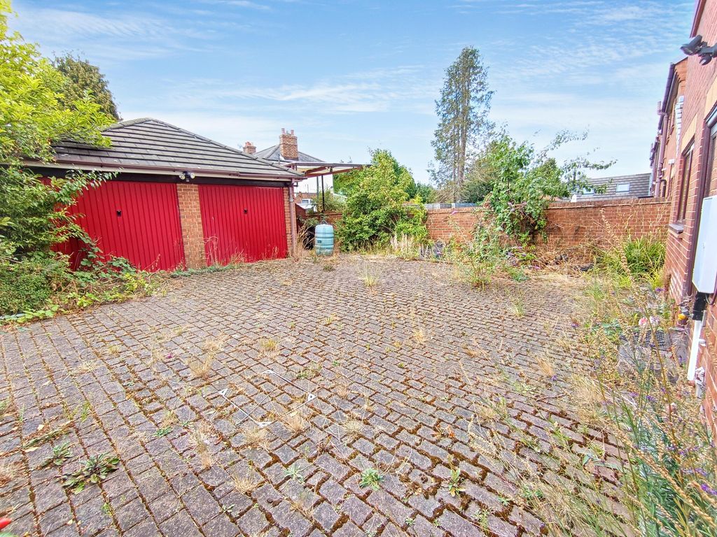 Property photo 2 of 17 1000057884.Jpg