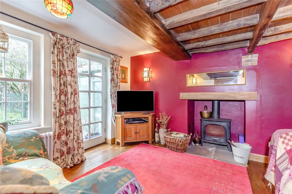 Property photo 3 of 25 Sitting Room