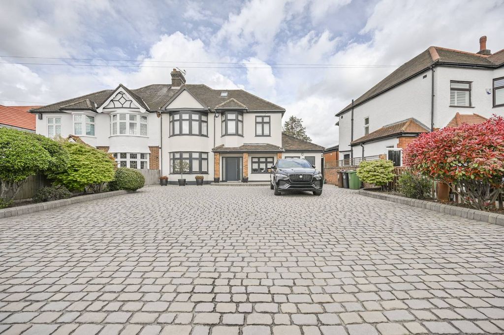 Property photo 1 of 52