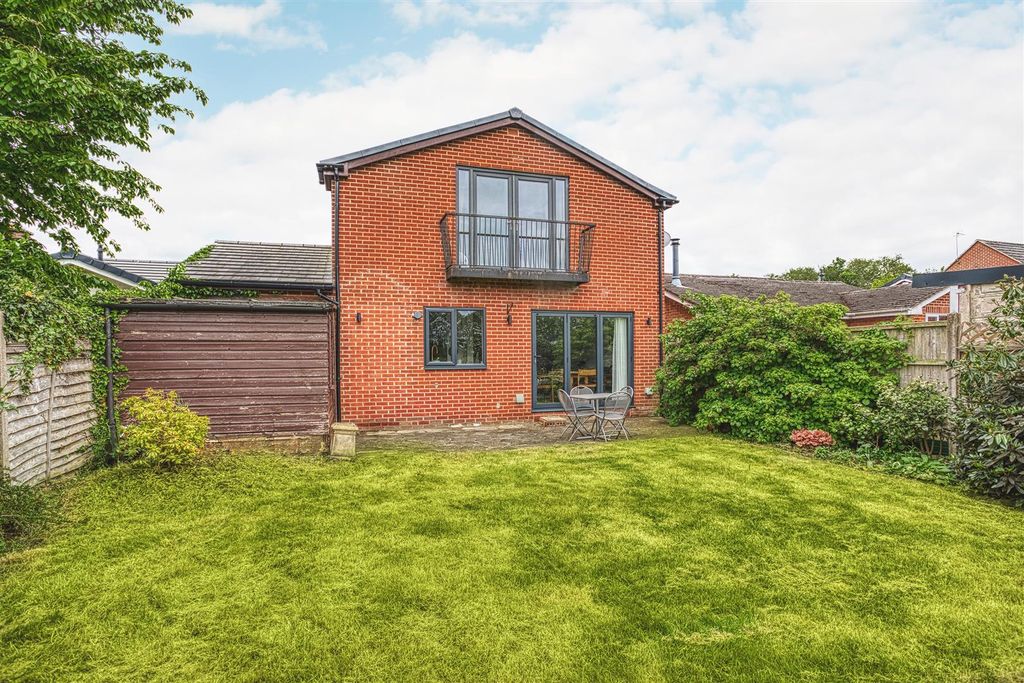 Property photo 1 of 24