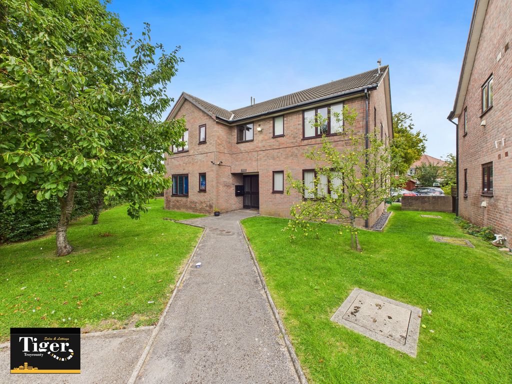 Property photo 1 of 10 Cam03440G0-Pr0397-Still010