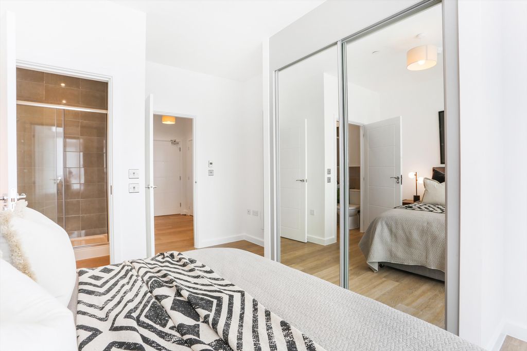 Property photo 2 of 19 Image