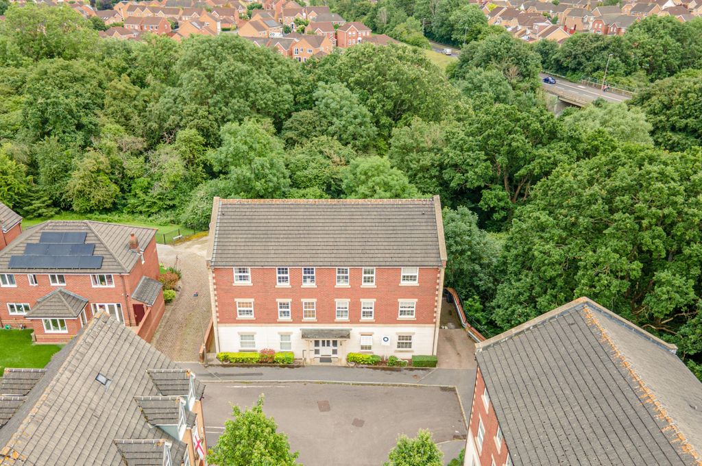 Property photo 1 of 12 Dji_0897-1