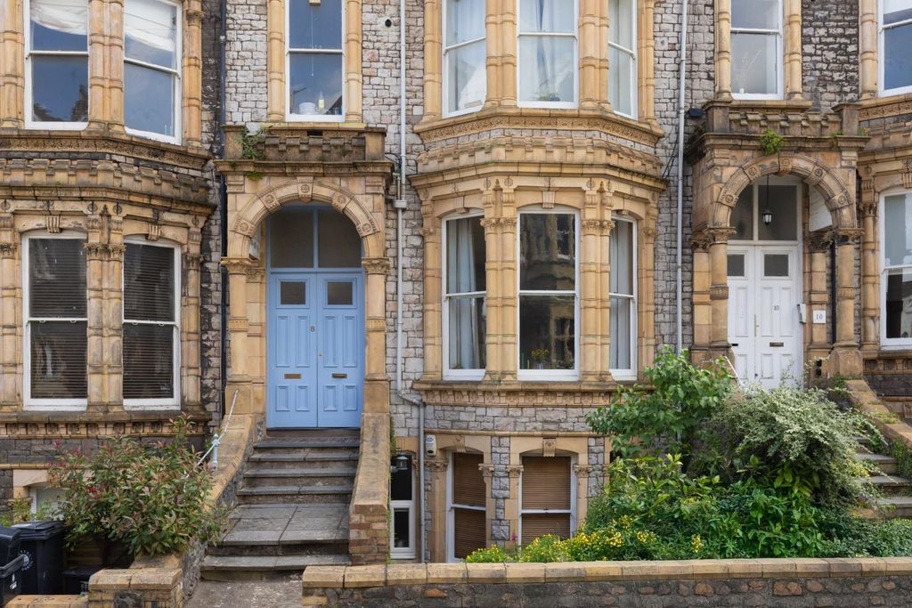 Property photo 2 of 21 Hff 8 Manilla Road-23.Jpg