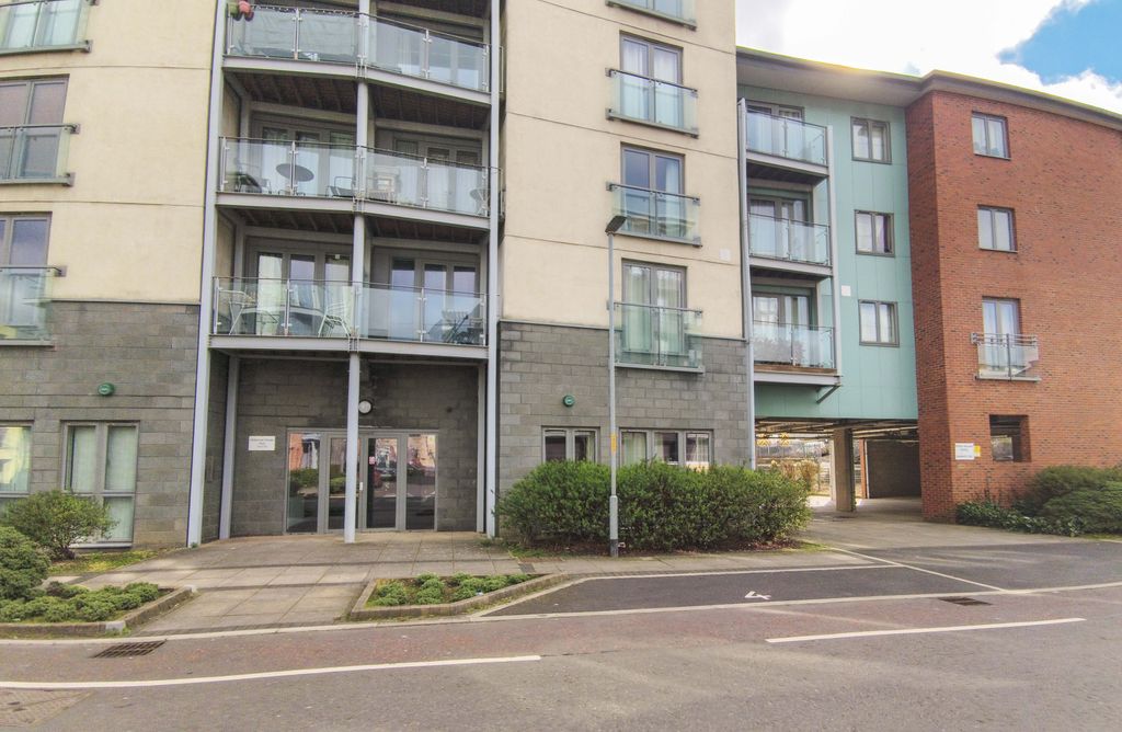 Property photo 1 of 11