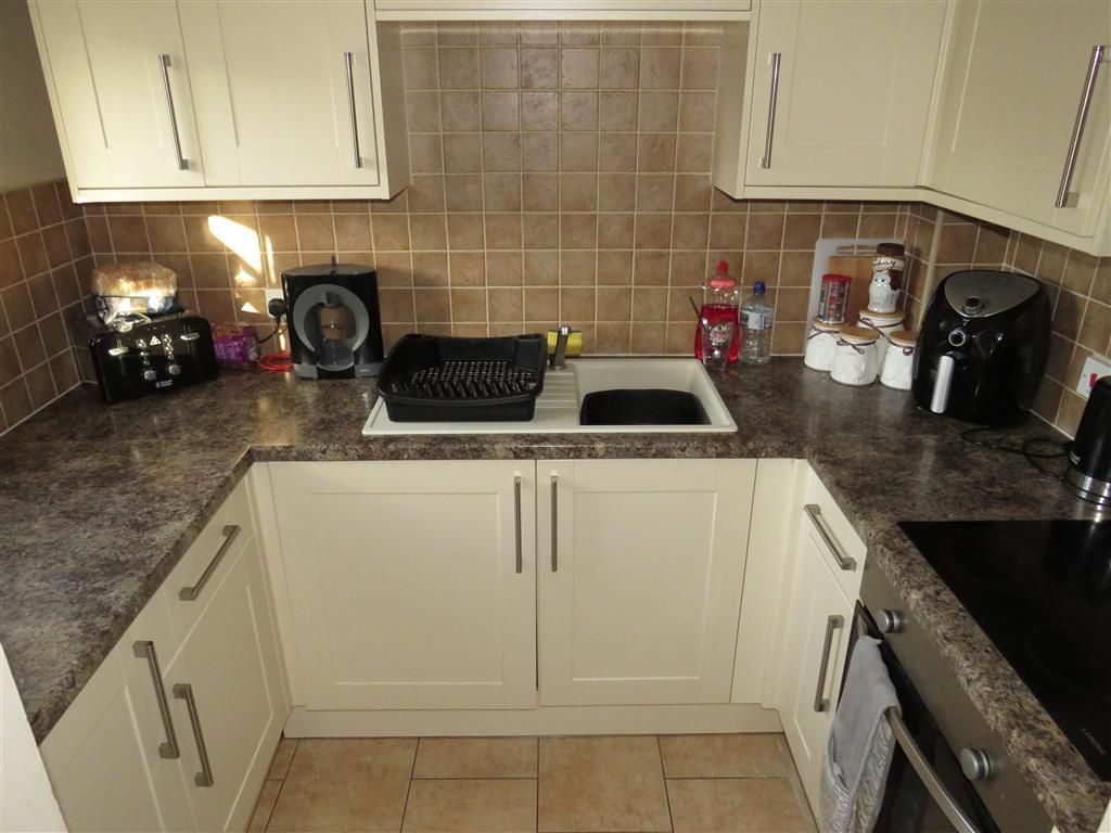 Property photo 2 of 7 Bathroom