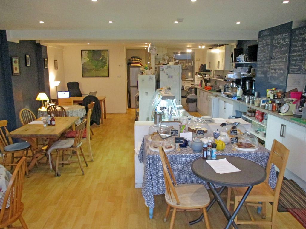 Property photo 3 of 4 7 Newlands Place, Forest Row