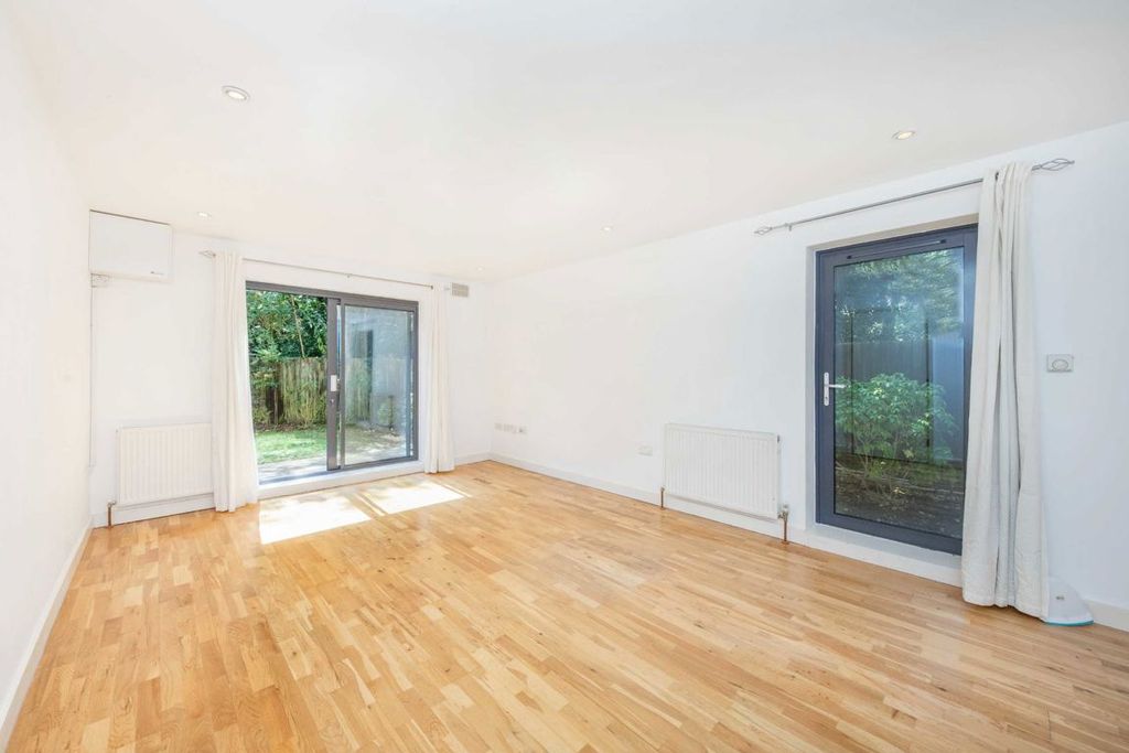 Property photo 2 of 5