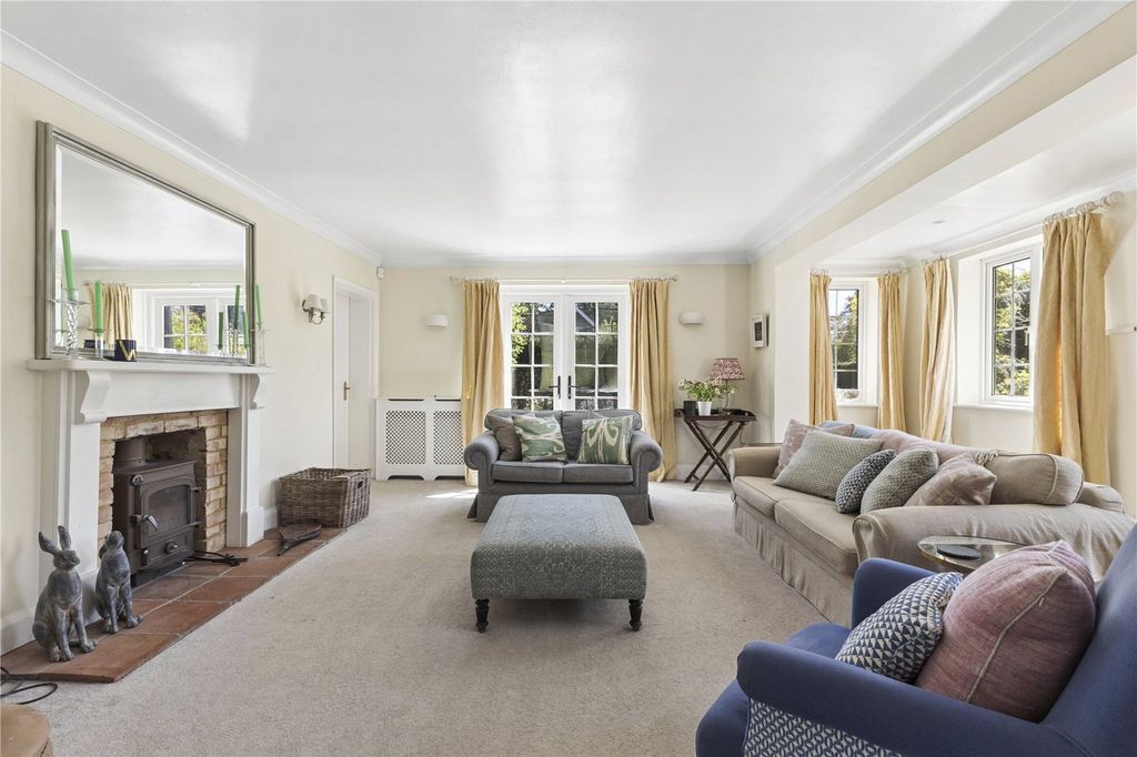 Property photo 2 of 15 Sitting Room