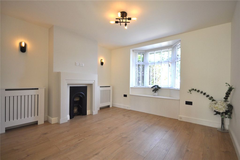 Property photo 2 of 15 Picture No. 16