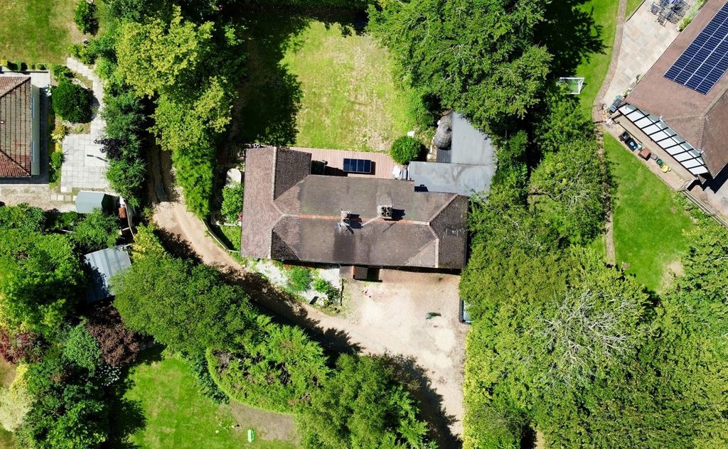 Property photo 2 of 16