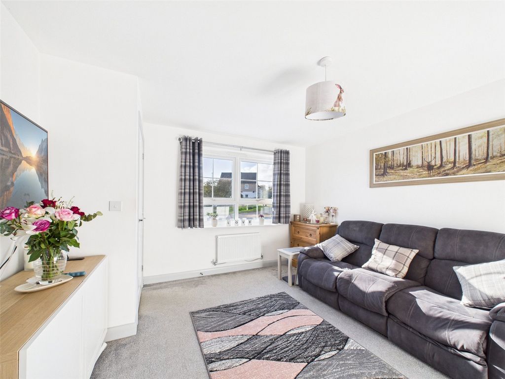 Property photo 2 of 7 Living Room