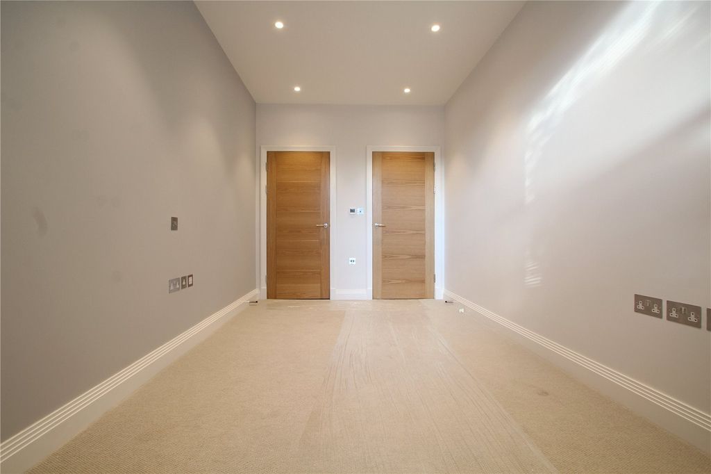 Property photo 2 of 5 Picture No. 02