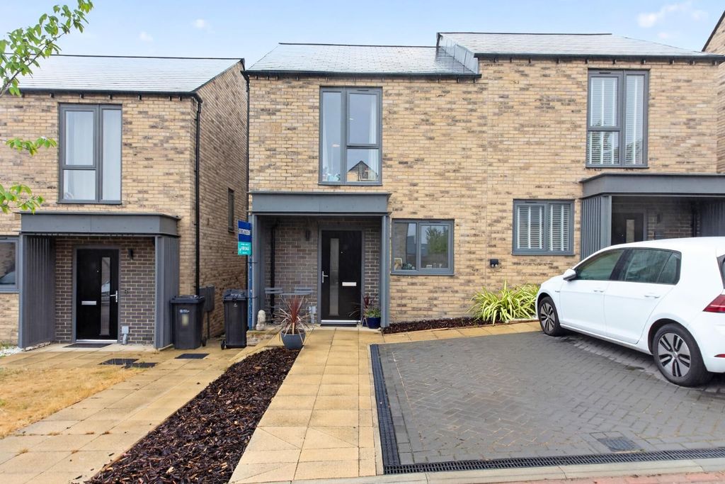 Property photo 1 of 17 4Swinstyclose-25.Jpg