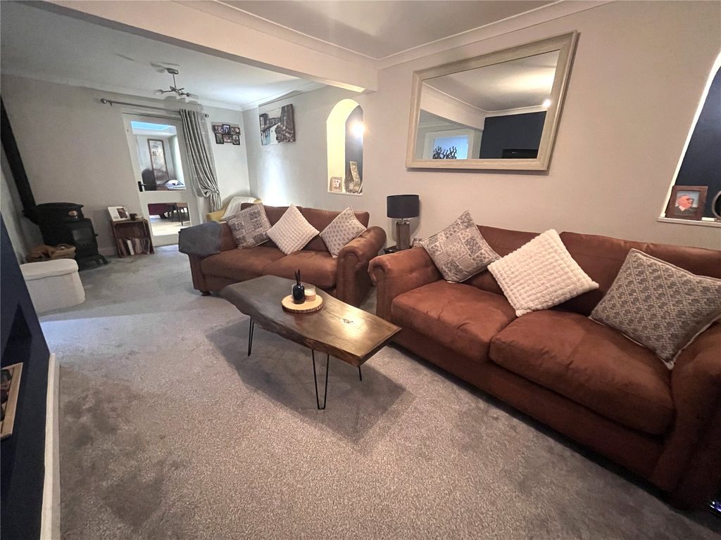 Property photo 2 of 17 Picture No. 25