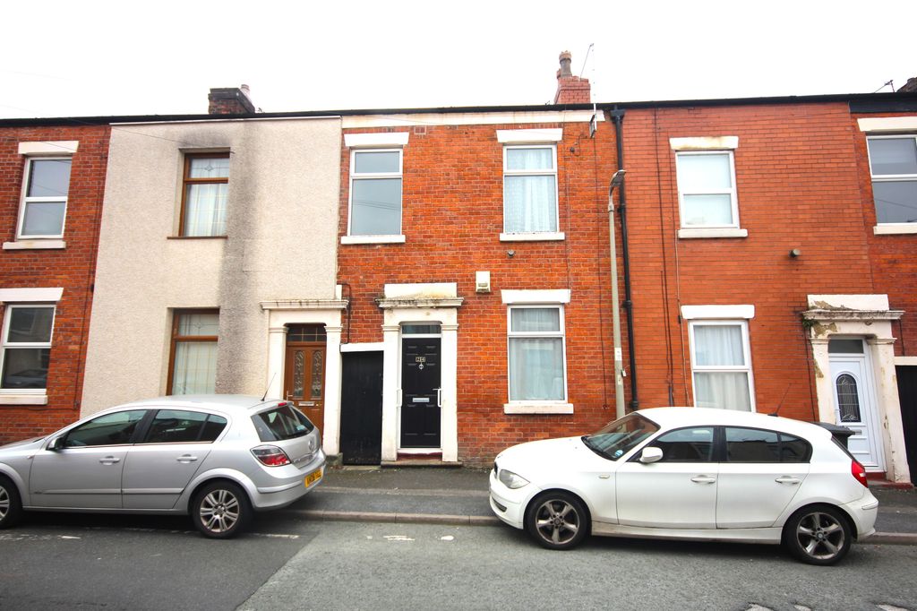 Property photo 1 of 11