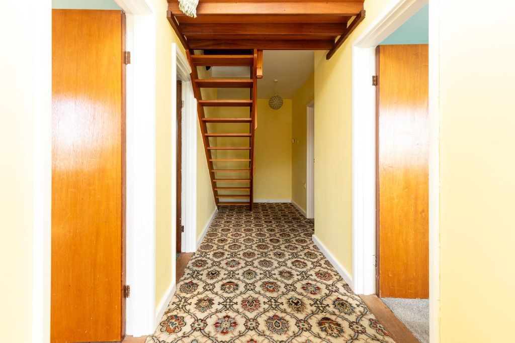 Property photo 2 of 36