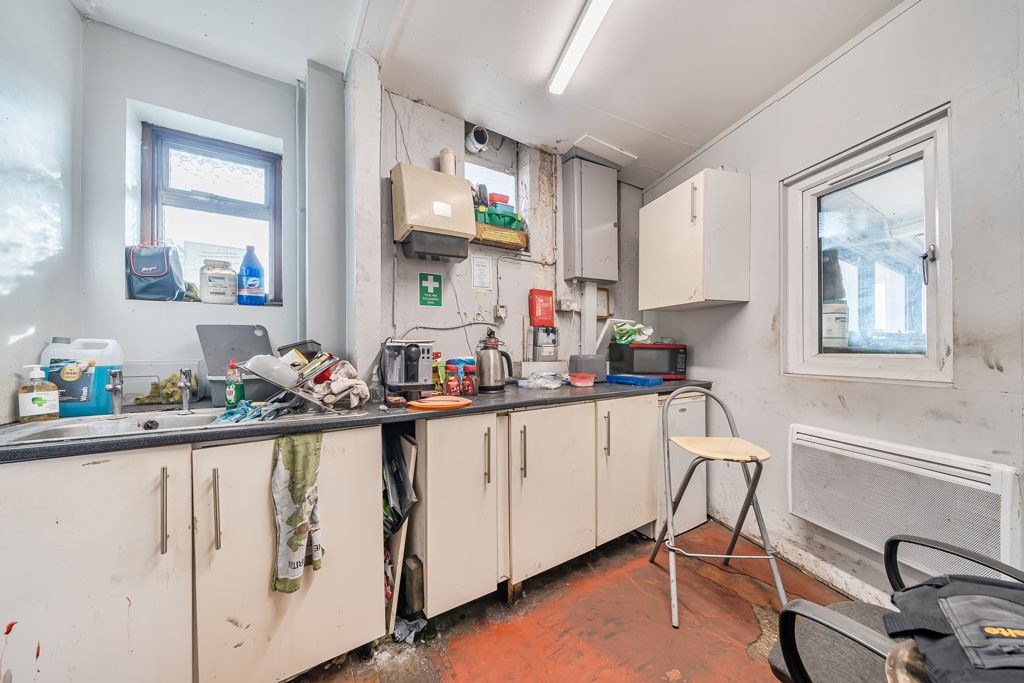 Property photo 3 of 7 Photo 3