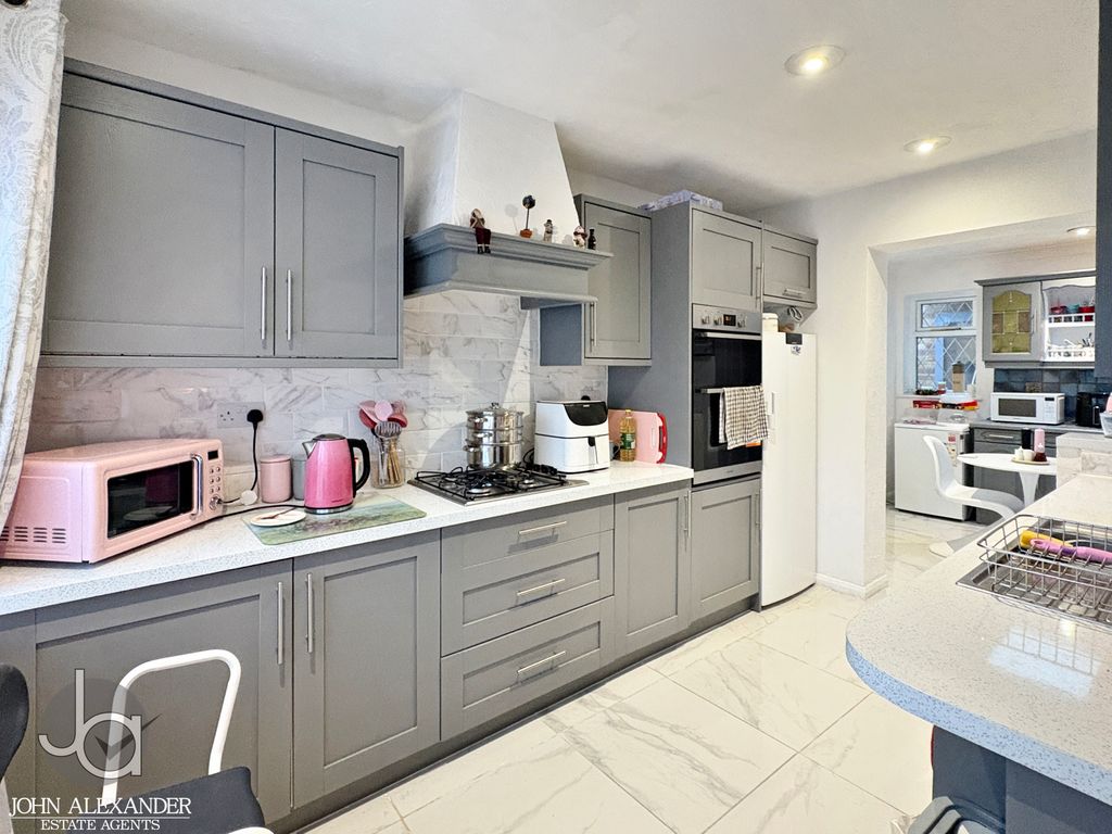 Property photo 3 of 26 20251209_144852851_0.5