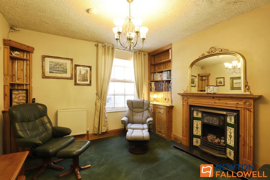 Property photo 2 of 22