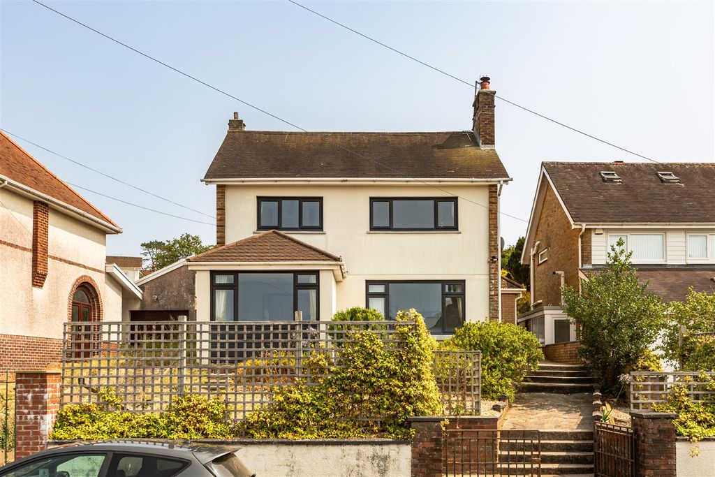 4 bed detached house for saleSpowart Avenue, Llanelli SA15