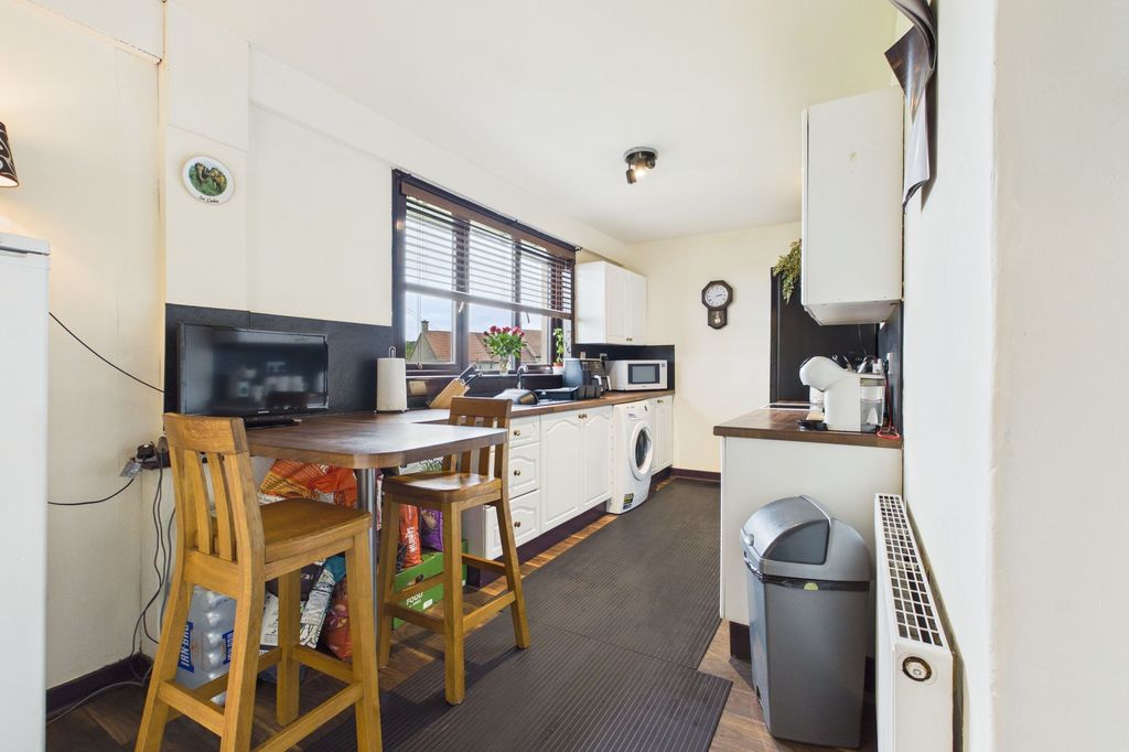 Property photo 3 of 13 Kitchen