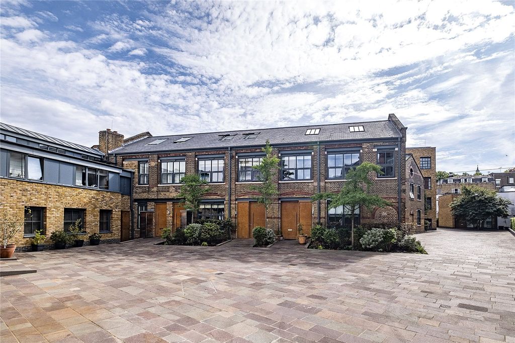 Property photo 1 of 19