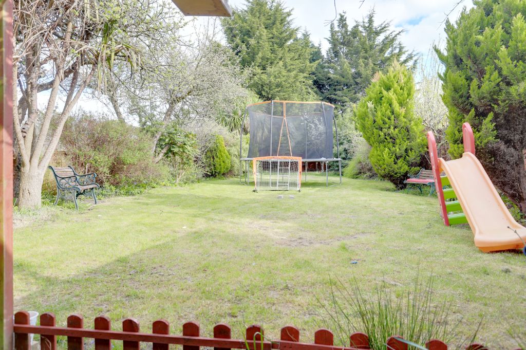 Property photo 3 of 9