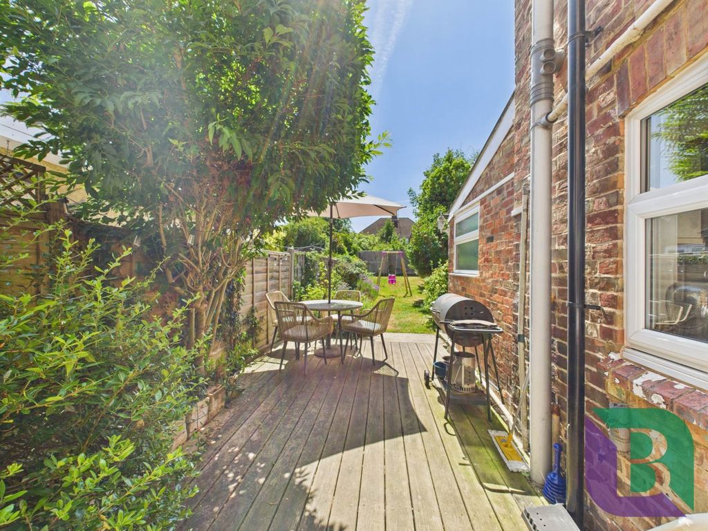 Property photo 3 of 23