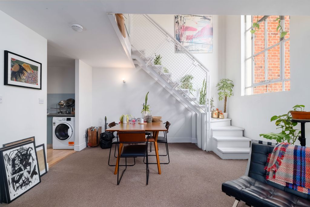 Property photo 3 of 19