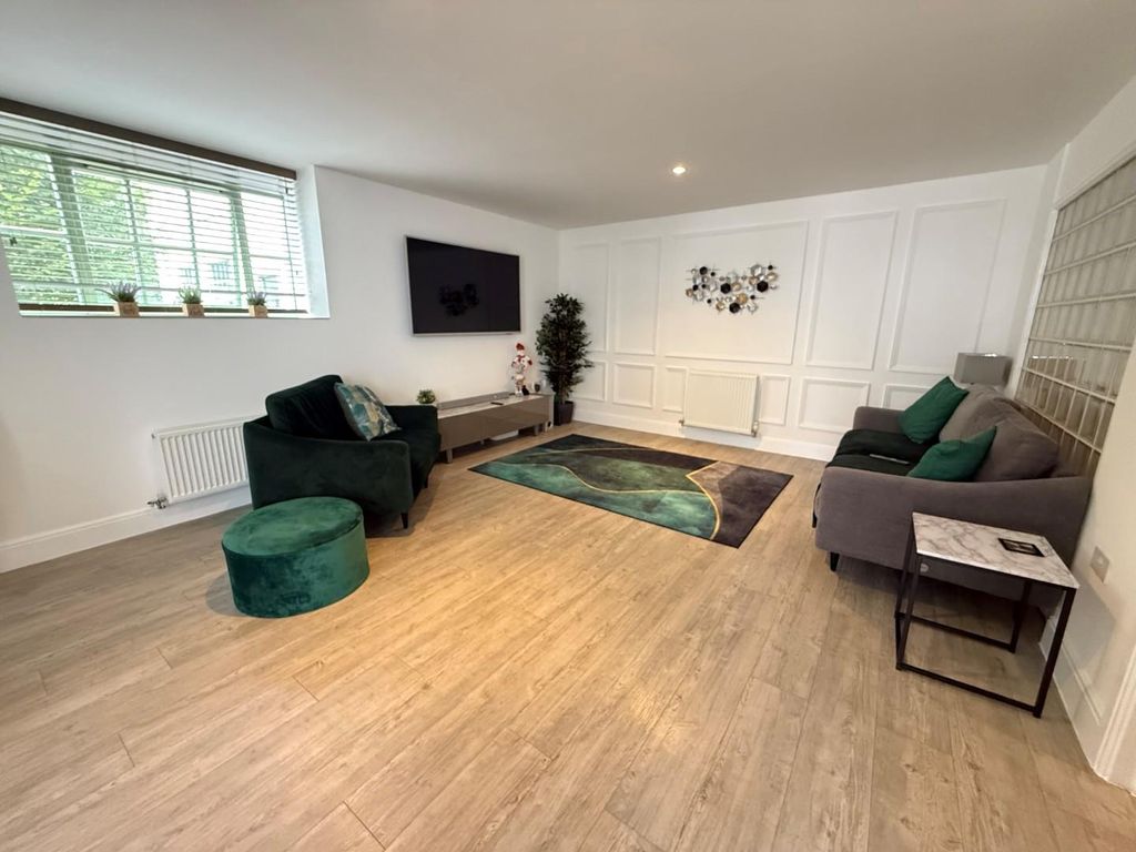 Property photo 3 of 10 5.Jpg