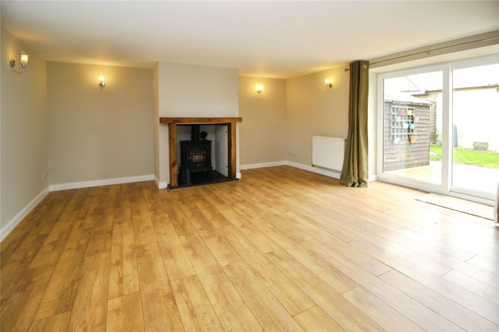 Property photo 2 of 12 Picture No. 14