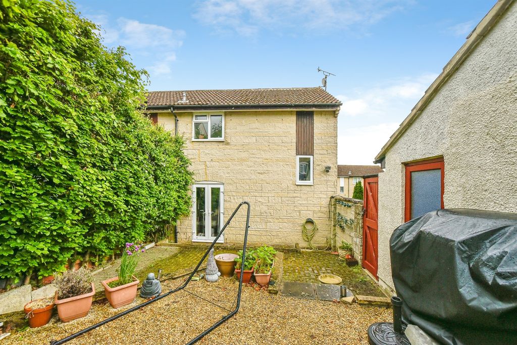 Property photo 3 of 11
