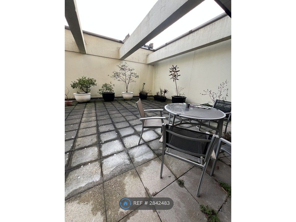Property photo 3 of 9 Terrace