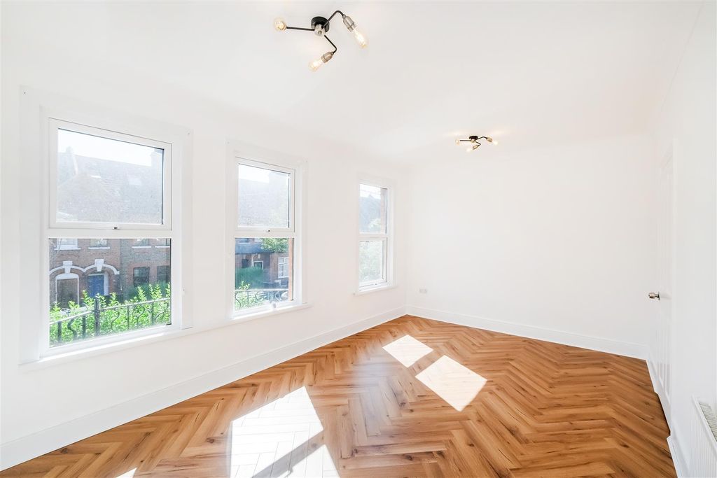 Property photo 2 of 18 109 Badlis Road-16.Jpg