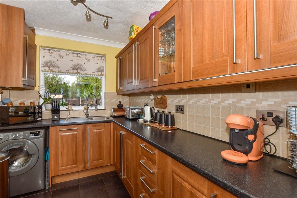 Property photo 3 of 17 Kitchen