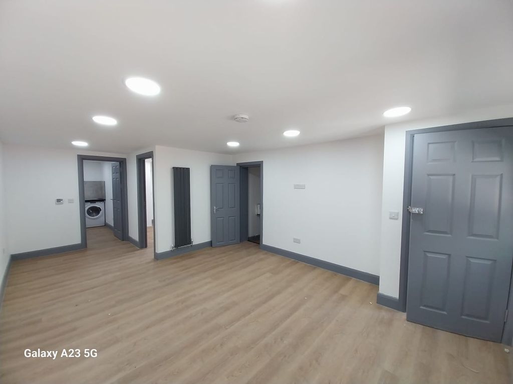 Property photo 3 of 9 Photo