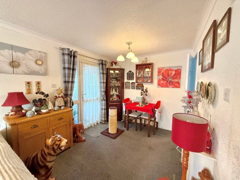 Property photo 3 of 14 Lounge/Diner