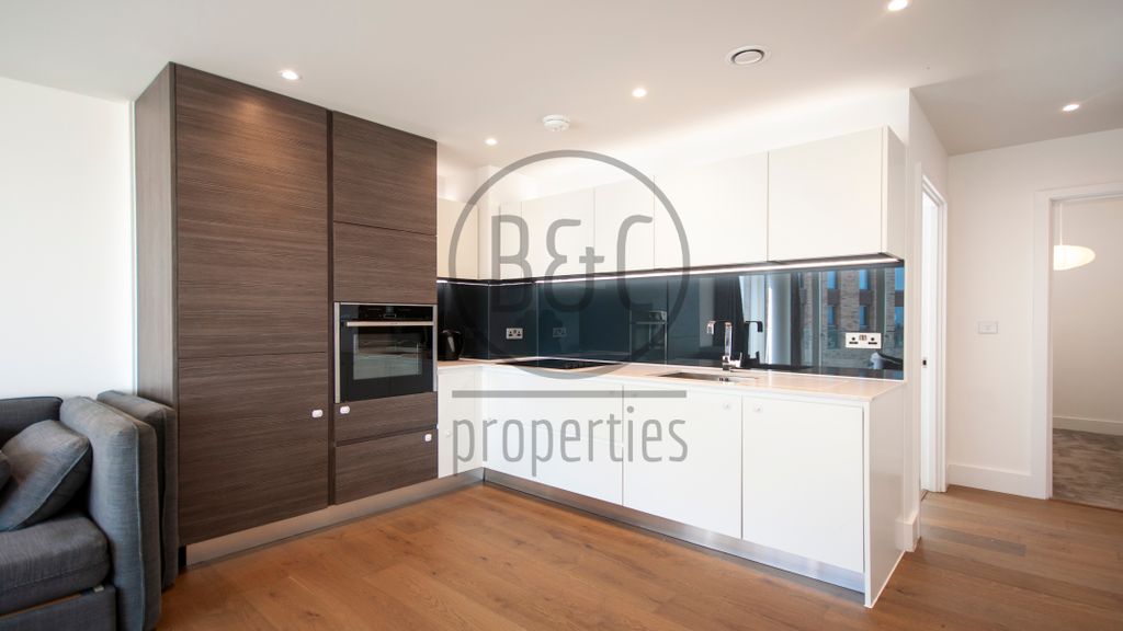 Property photo 3 of 8 Photo 03