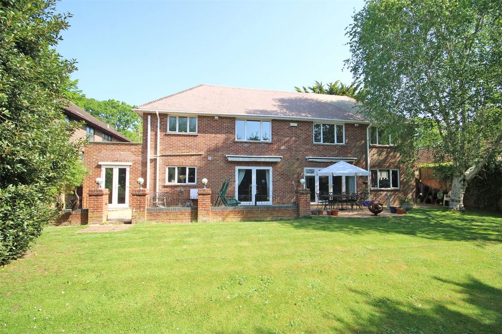 Property photo 2 of 16 Picture No. 19