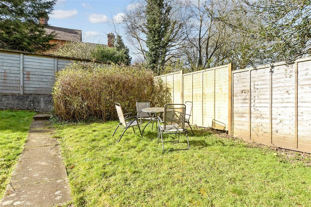 Property photo 3 of 8 Communal Gardens