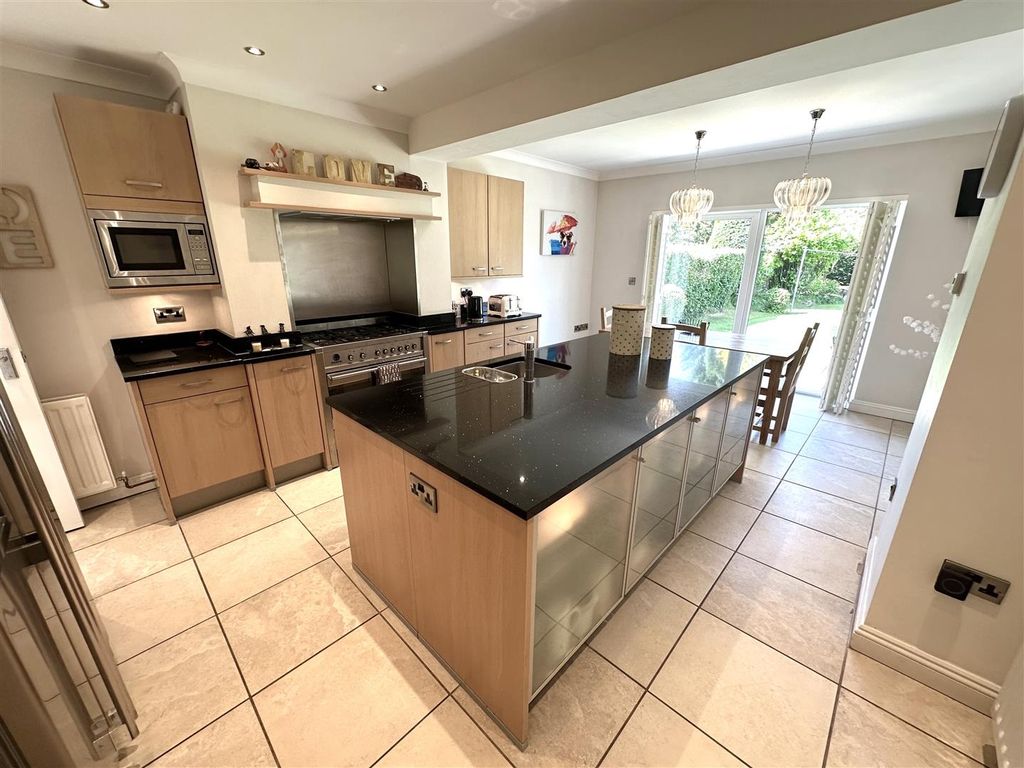 Property photo 3 of 22