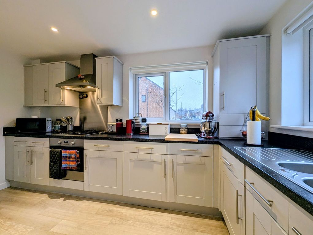 Property photo 3 of 21